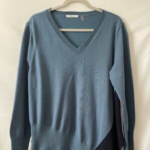 89th + Madison Womens Pale Blue And Navy V Neck Asymmetrical Hem Sweater Size L
